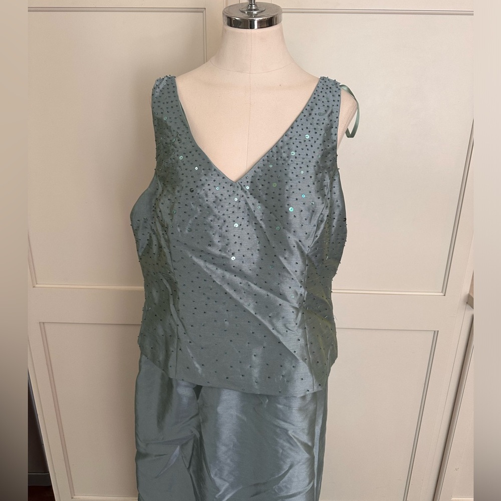 Alex Evenings Formal Dress - Picture 2 of 4